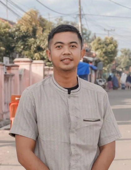 FluentSeed Filipino English teacher Mark Anthony Villanueva
